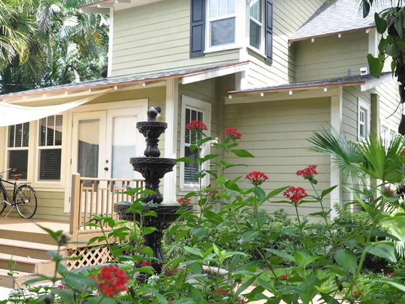 Gene’s Carriage House St Pete Rental