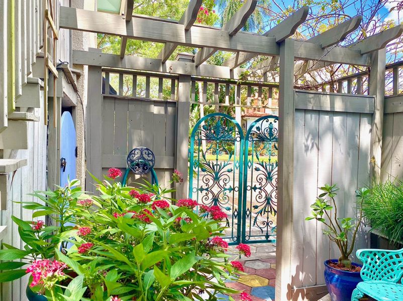 Little Pearl St Pete Rental