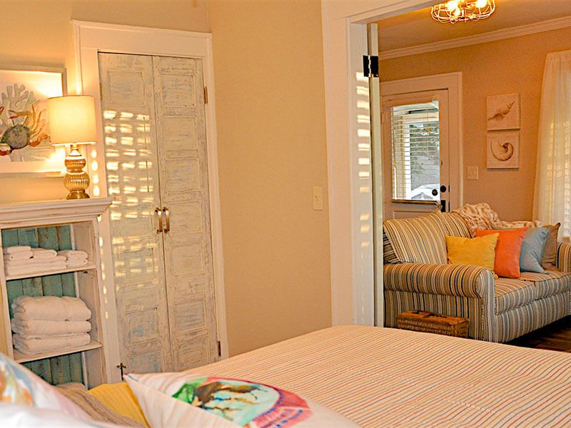 Gene’s Carriage Loft West St Pete Rental